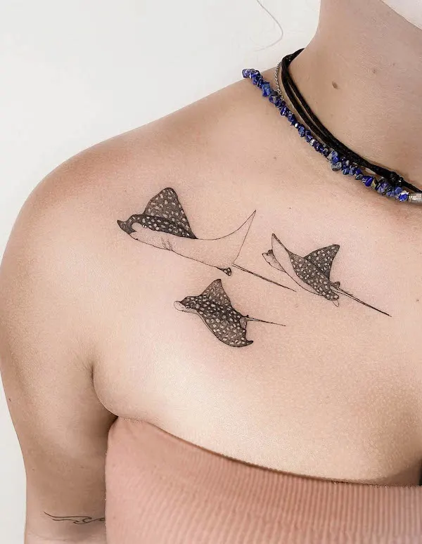 Adorable ray fish collarbone tattoo