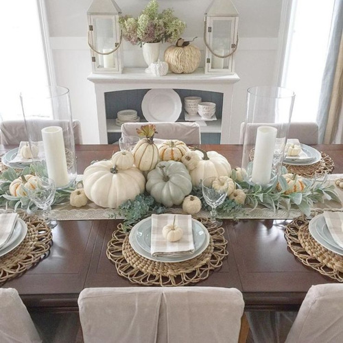 Elegant thanksgiving table setting