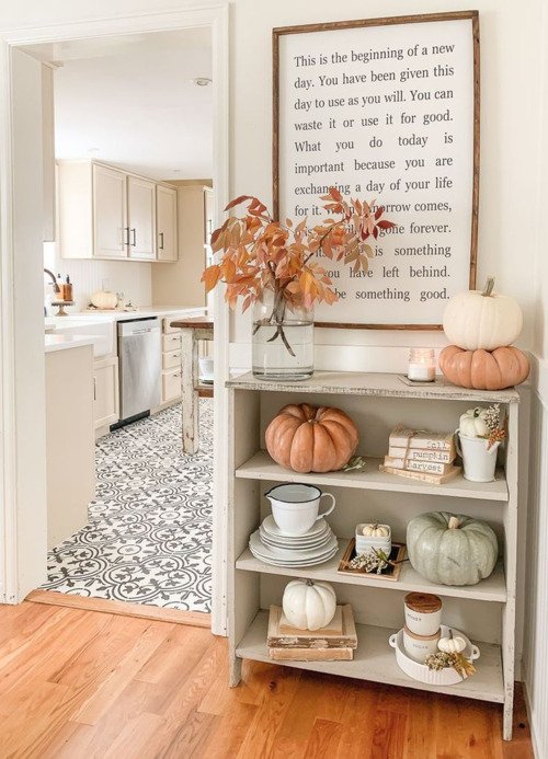 Thanksgiving shelf display